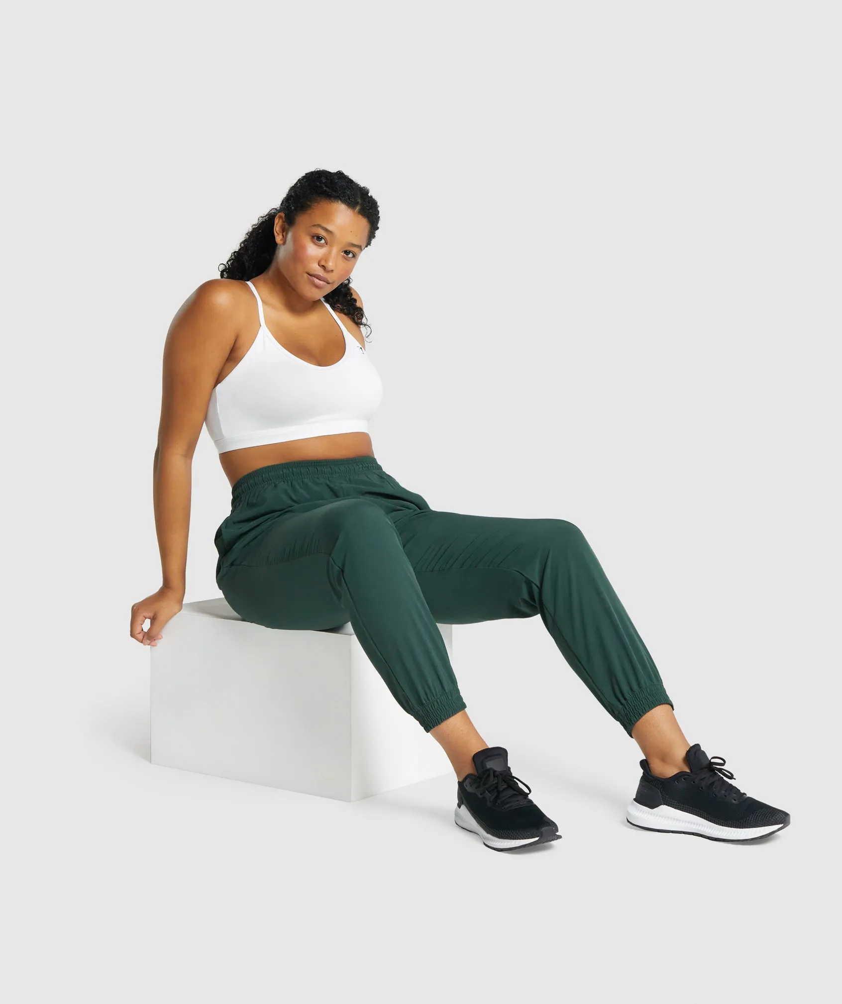 Gymshark Training Woven Joggers - Dark Green