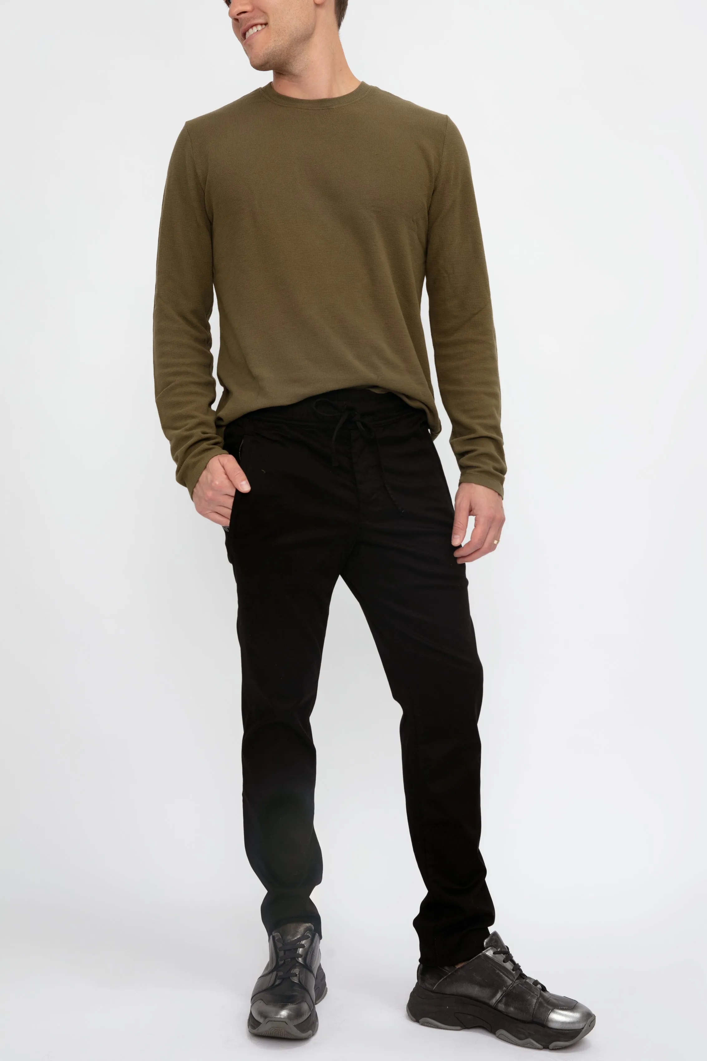 Simon Pant in Jet Black